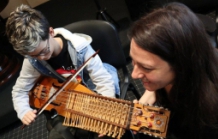 À DESCOBERTA DA NYCKELHARPA