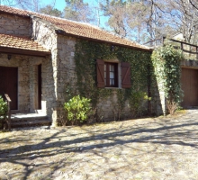 Casa Cova dos Anhos / Branda da Aveleira